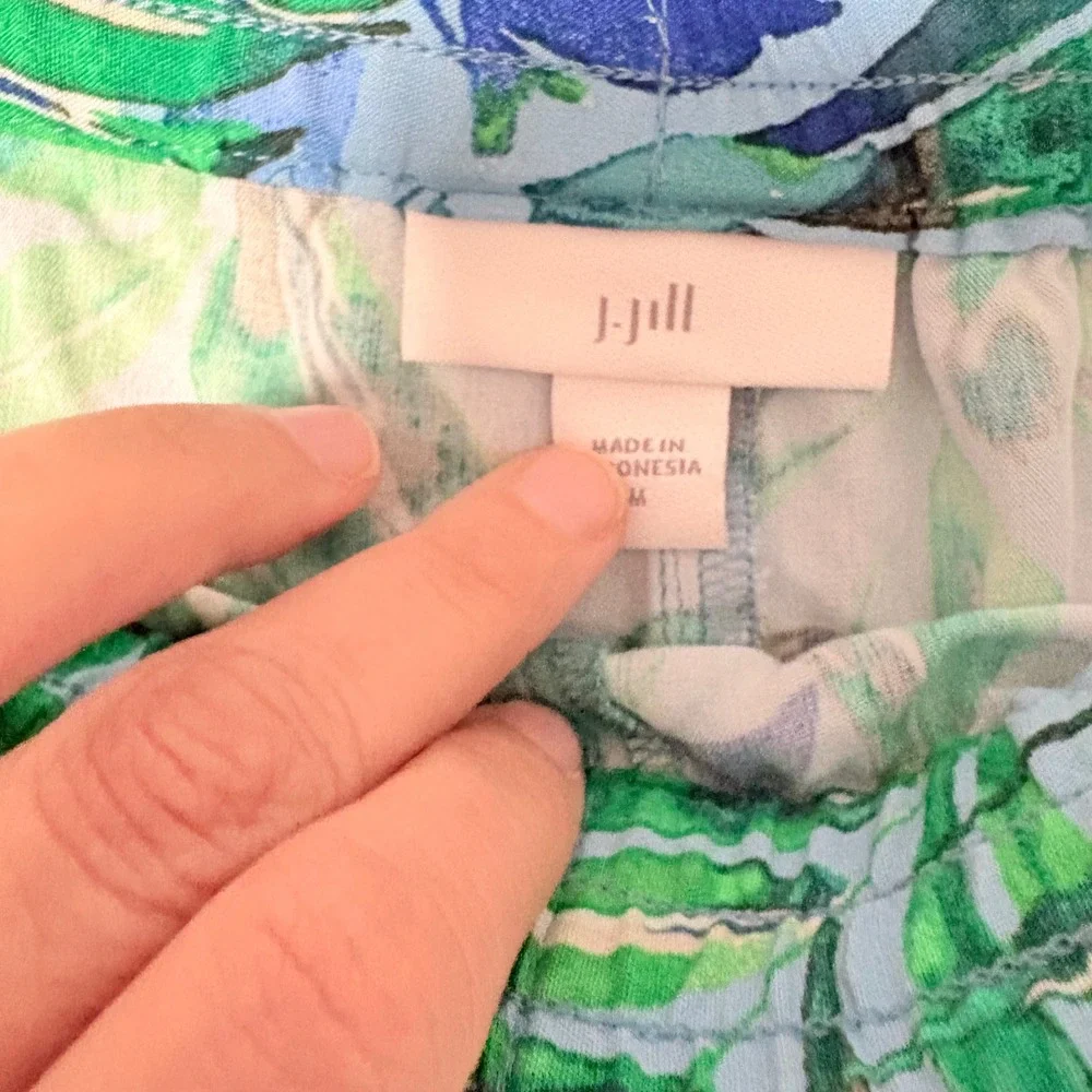 J. Jill Tropical Leaf Print Pull On Shorts Womens Blue Green size M Rayon Tassel